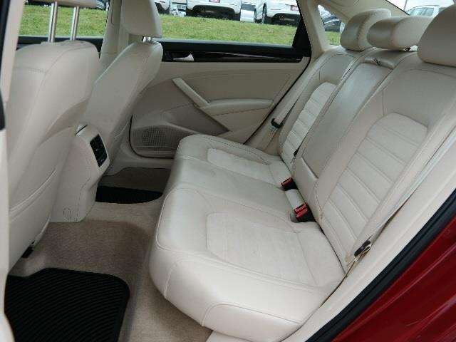 2015 Volkswagen Passat TDI SEL Premium 4dr Sedan 6A